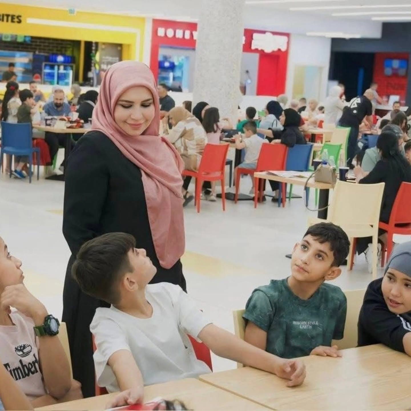 نشاط إنساني لدعم الأطفال